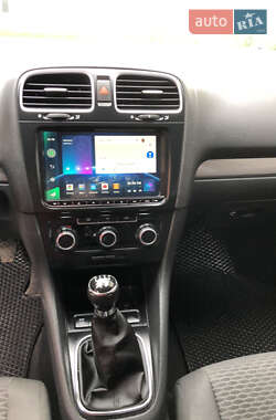 Универсал Volkswagen Golf 2010 в 