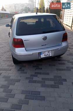 Хетчбек Volkswagen Golf 2003 в 