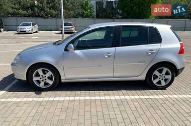 Хэтчбек Volkswagen Golf 2008 в 