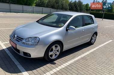 Хэтчбек Volkswagen Golf 2008 в 