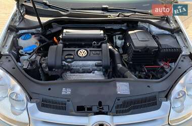 Хэтчбек Volkswagen Golf 2008 в 