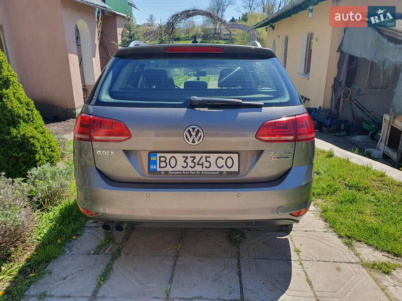 Універсал Volkswagen Golf 2015 в Тернополі