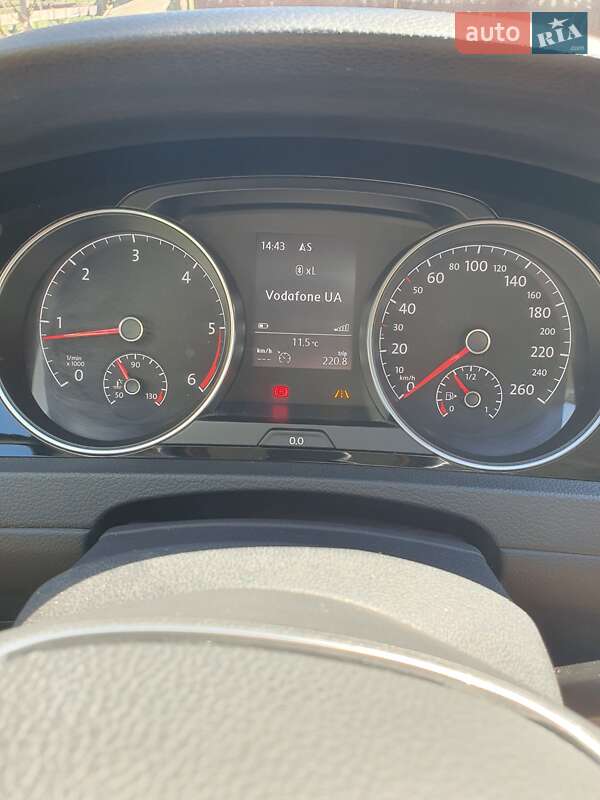 Універсал Volkswagen Golf 2015 в Тернополі