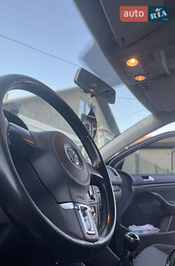 Универсал Volkswagen Golf 2010 в 