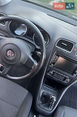 Универсал Volkswagen Golf 2010 в 