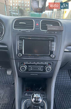Универсал Volkswagen Golf 2010 в 