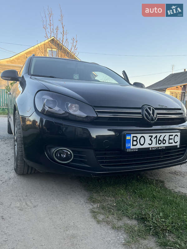 Универсал Volkswagen Golf 2010 в 
