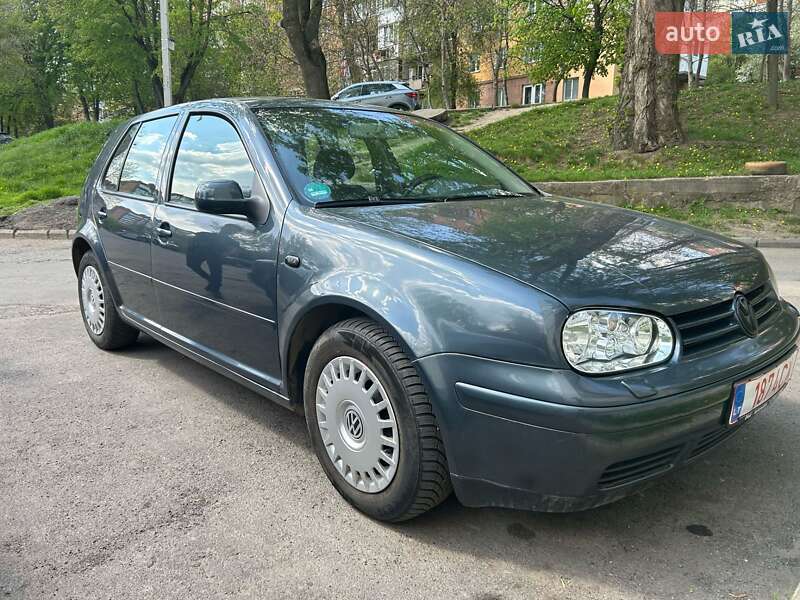Volkswagen Golf 2003