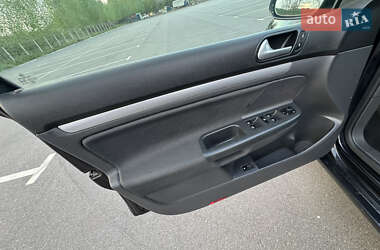 Хэтчбек Volkswagen Golf 2007 в 