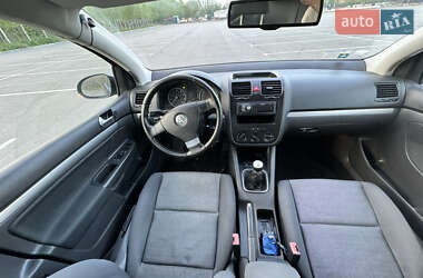 Хэтчбек Volkswagen Golf 2007 в 