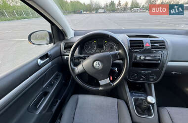 Хэтчбек Volkswagen Golf 2007 в 