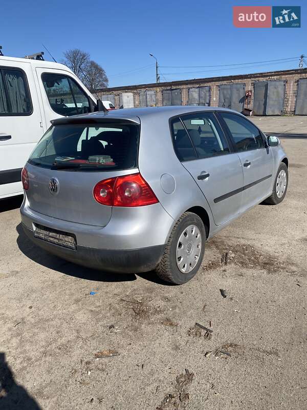 Хэтчбек Volkswagen Golf 2006 в Луцке