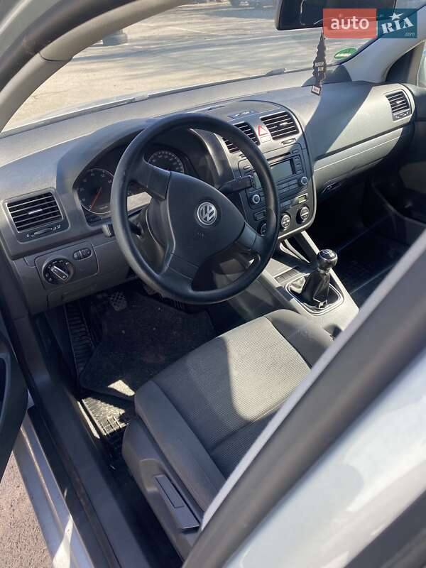 Хэтчбек Volkswagen Golf 2006 в Луцке