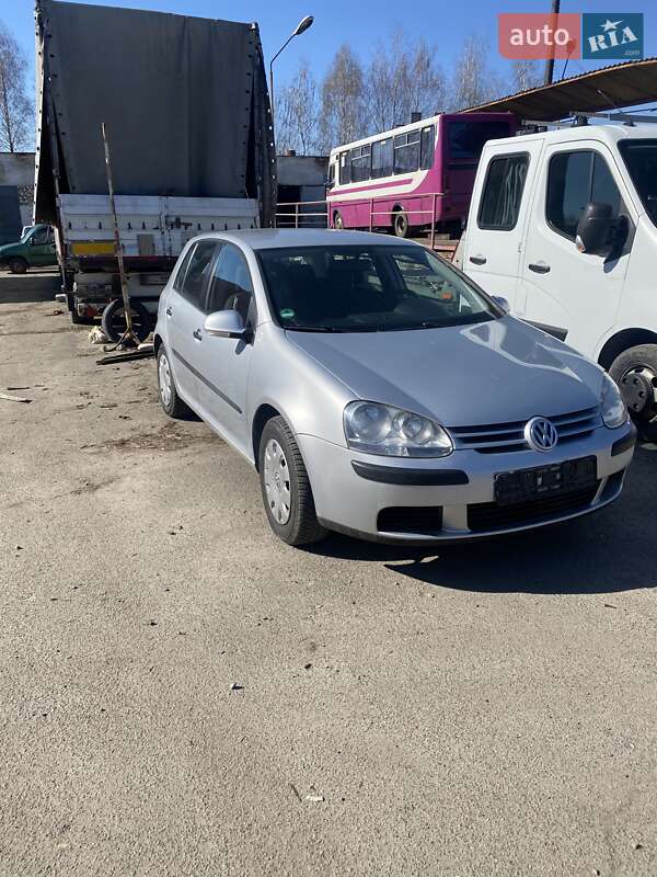 Хэтчбек Volkswagen Golf 2006 в 