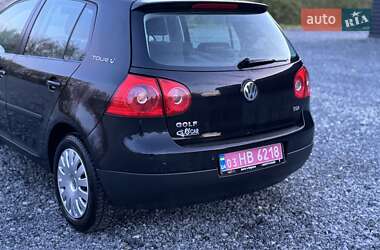 Хэтчбек Volkswagen Golf 2008 в 