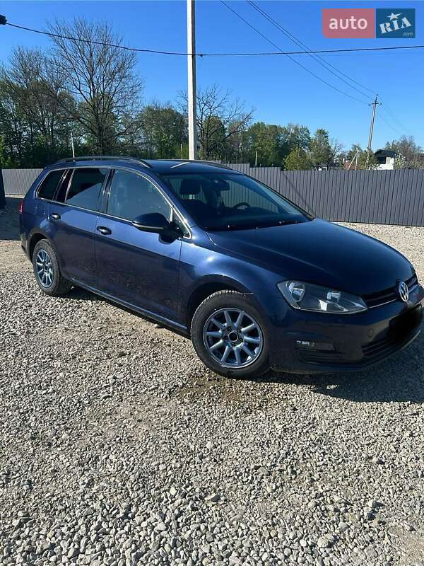 Универсал Volkswagen Golf 2014 в Черновцах