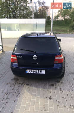 Хетчбек Volkswagen Golf 2003 в 