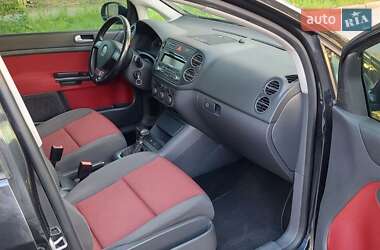 Хэтчбек Volkswagen Golf 2009 в 
