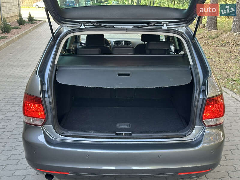 Универсал Volkswagen Golf 2013 в Ровно