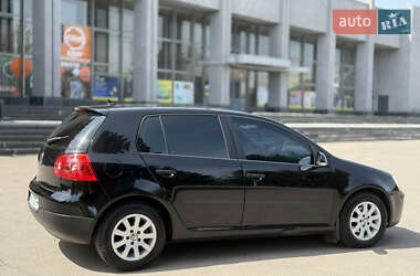 Хэтчбек Volkswagen Golf 2006 в 