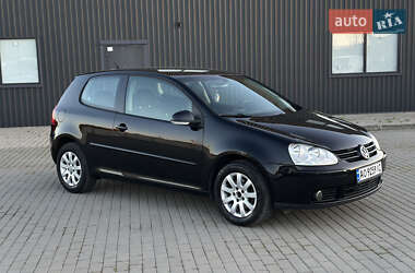 Хэтчбек Volkswagen Golf 2006 в 
