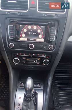 Універсал Volkswagen Golf 2012 в 