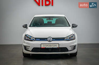 Хетчбек Volkswagen Golf 2015 в 