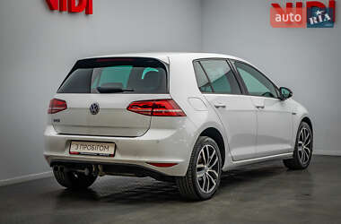 Хетчбек Volkswagen Golf 2015 в 