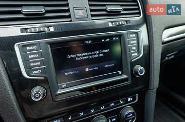 Хетчбек Volkswagen Golf 2015 в 