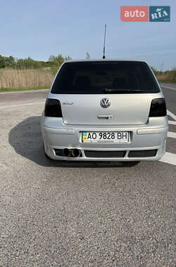Хетчбек Volkswagen Golf 1998 в 