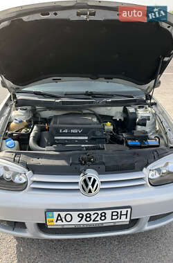 Хетчбек Volkswagen Golf 1998 в 