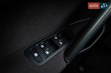 Хетчбек Volkswagen Golf 2020 в 