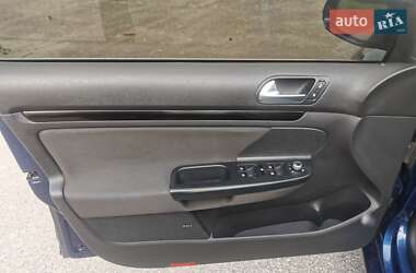 Универсал Volkswagen Golf 2010 в 