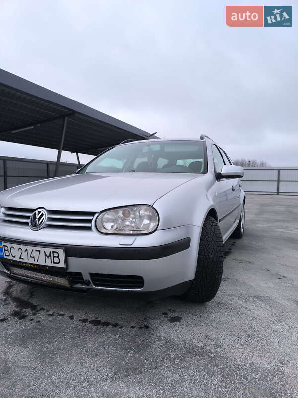 Універсал Volkswagen Golf 2005 в 