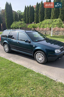 Универсал Volkswagen Golf 2001 в Ровно
