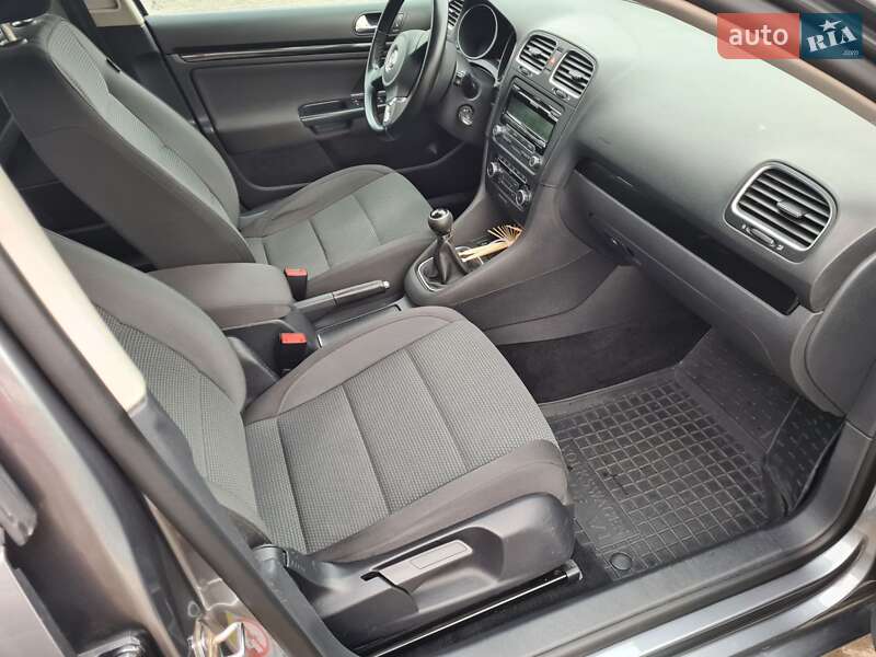 Универсал Volkswagen Golf 2010 в Звягеле
