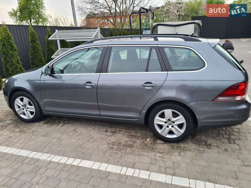 Универсал Volkswagen Golf 2010 в Звягеле