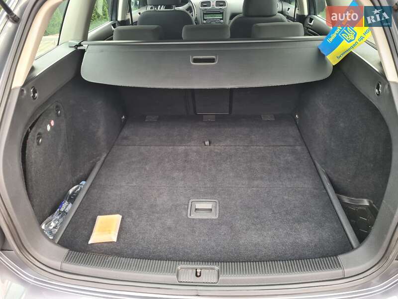 Универсал Volkswagen Golf 2010 в Звягеле