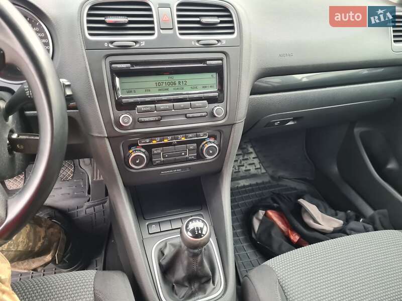 Универсал Volkswagen Golf 2010 в Звягеле