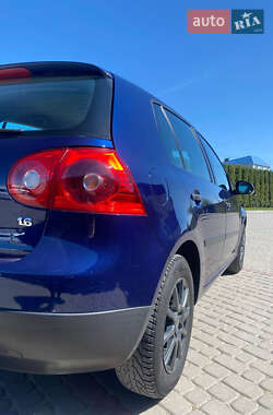 Хэтчбек Volkswagen Golf 2006 в 