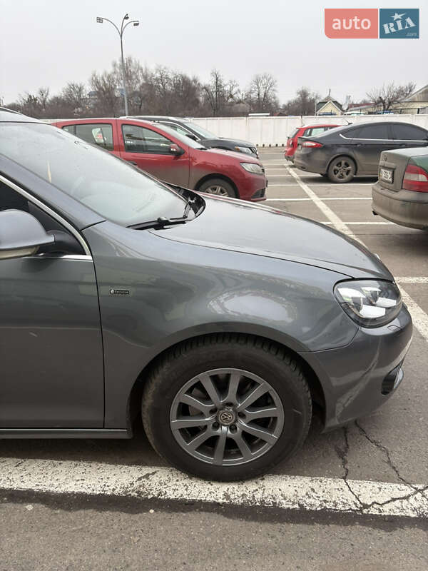 Универсал Volkswagen Golf 2010 в Полтаве