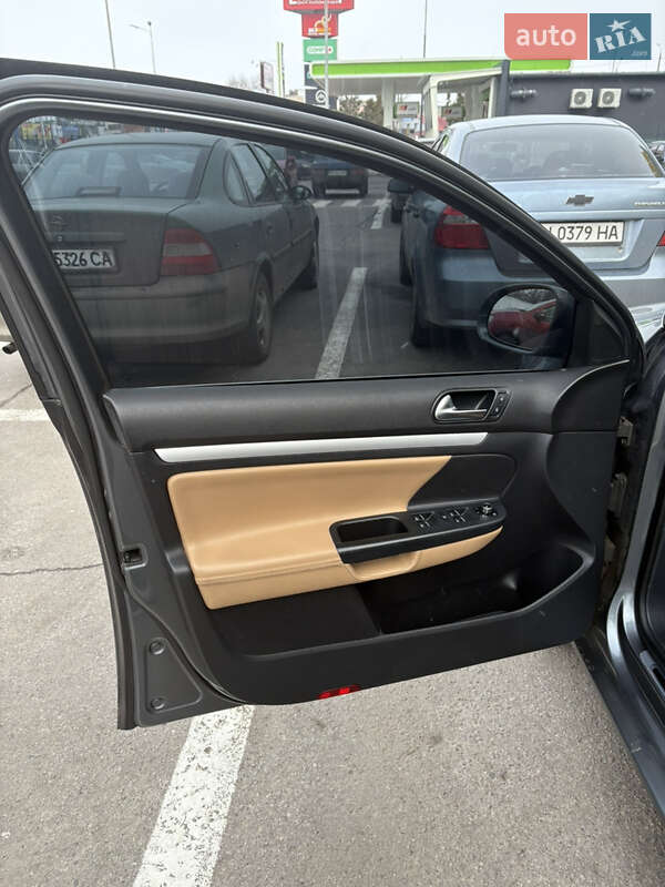 Универсал Volkswagen Golf 2010 в Полтаве