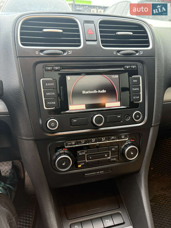 Универсал Volkswagen Golf 2010 в Полтаве