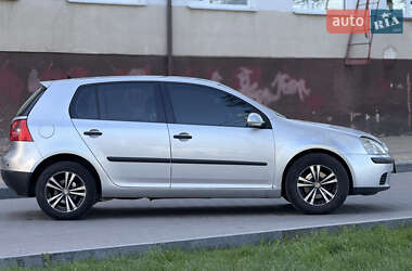 Хэтчбек Volkswagen Golf 2006 в 