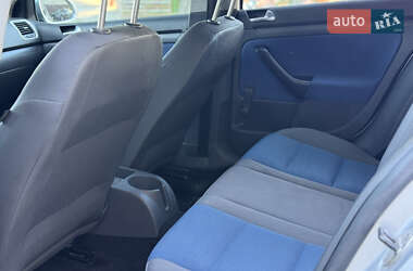 Хэтчбек Volkswagen Golf 2006 в 