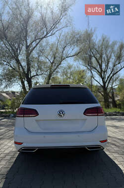 Універсал Volkswagen Golf 2018 в 