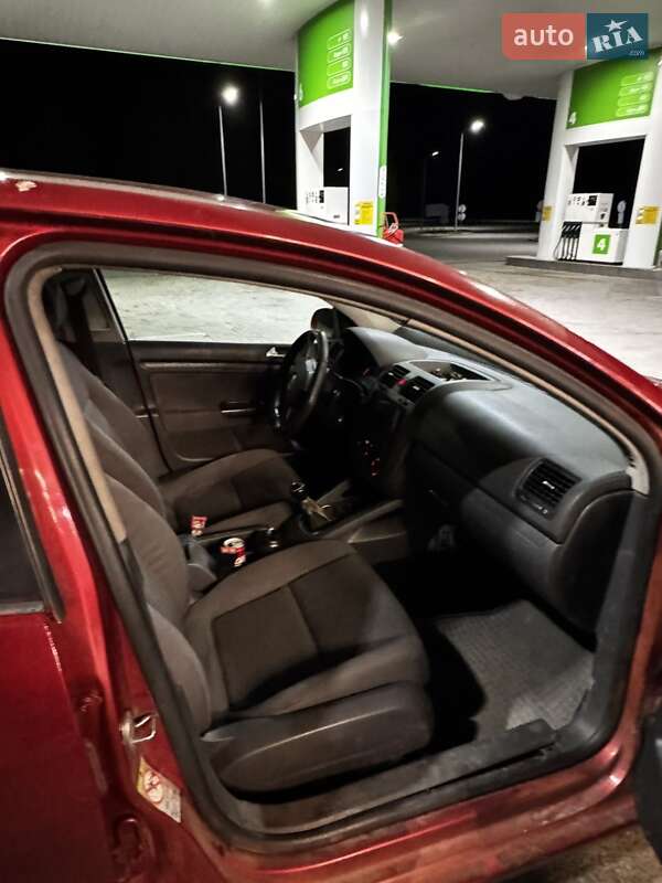 Хэтчбек Volkswagen Golf 2008 в Лубнах