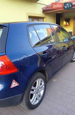 Хетчбек Volkswagen Golf 2007 в 
