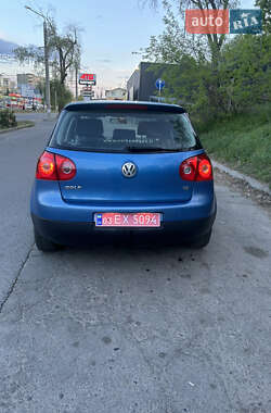 Хетчбек Volkswagen Golf 2005 в 