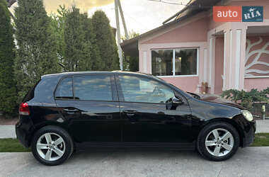 Хетчбек Volkswagen Golf 2008 в 